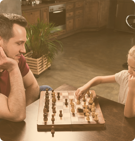 Игра в шахматы с ребенком